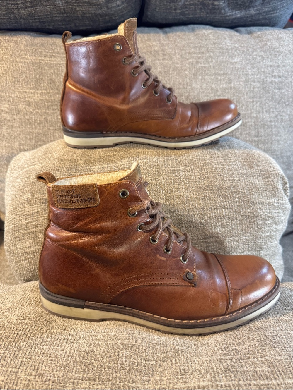 Bullboxer Gelos Men’s Leather Cap Toe Boots Size 8